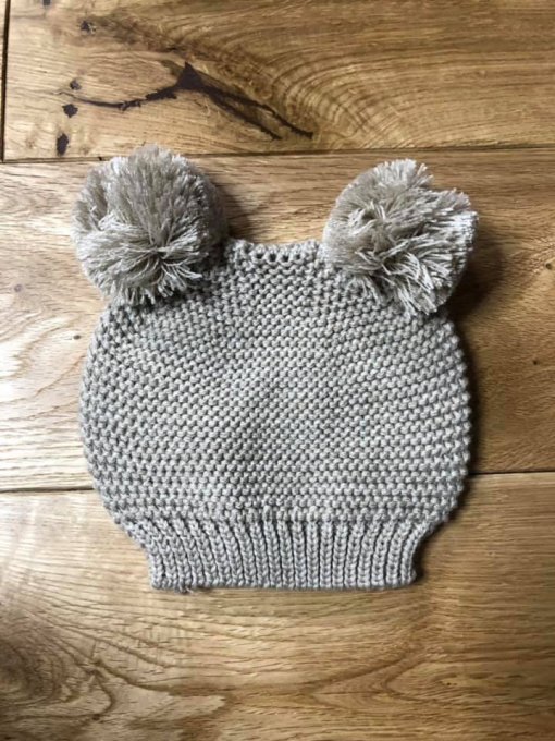 Bonnet bébé à pompons