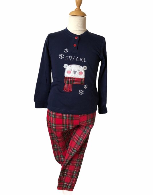 Pyjama petit ourson haut bleu et bas rouge écossé, polaire à l'intérieur.