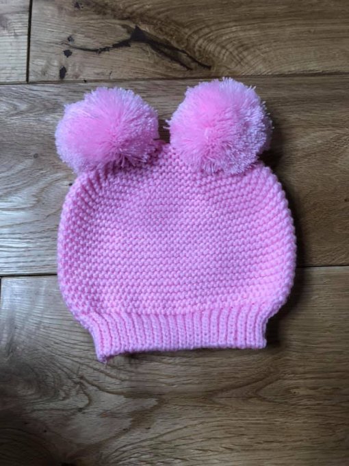 Bonnet bébé à pompons