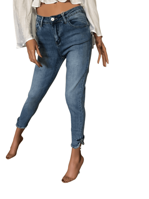 Jeans femme avec perles et petit nœud papillon