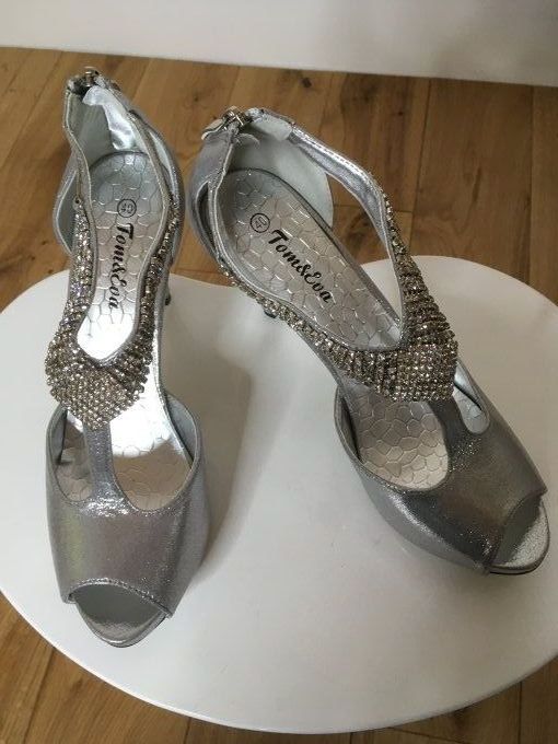 Chaussures femme argent avec strass